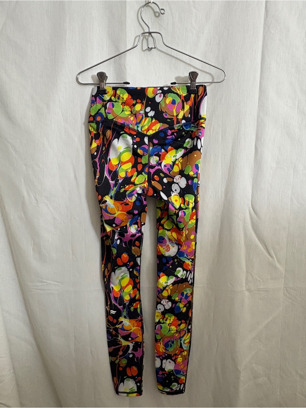 Fabletics Motion365+ High-Waisted Multicolor Abstract Print Leggings - Picture 3 of 4